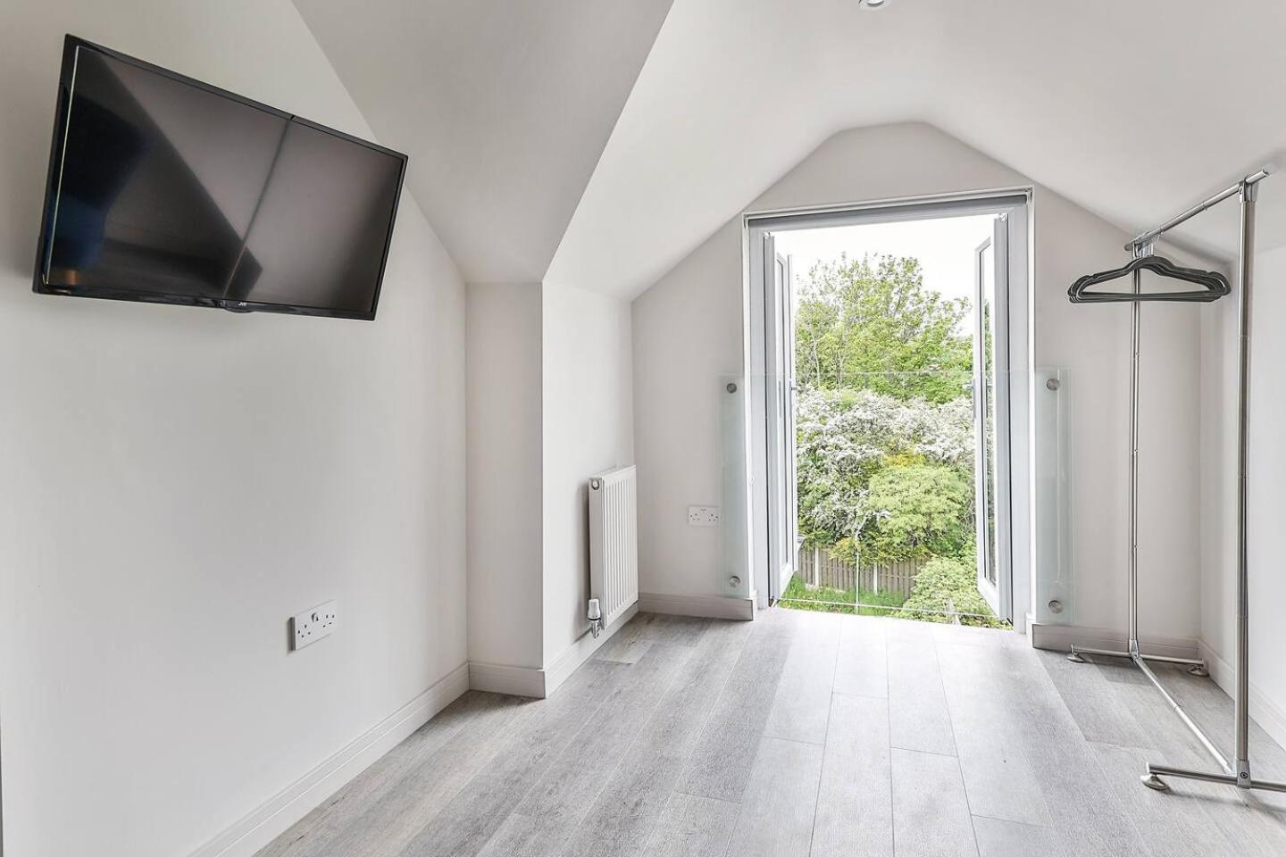 Newly Renovated 3 Bed 2 Bath Apartment & Parking Sheffield Exterior photo